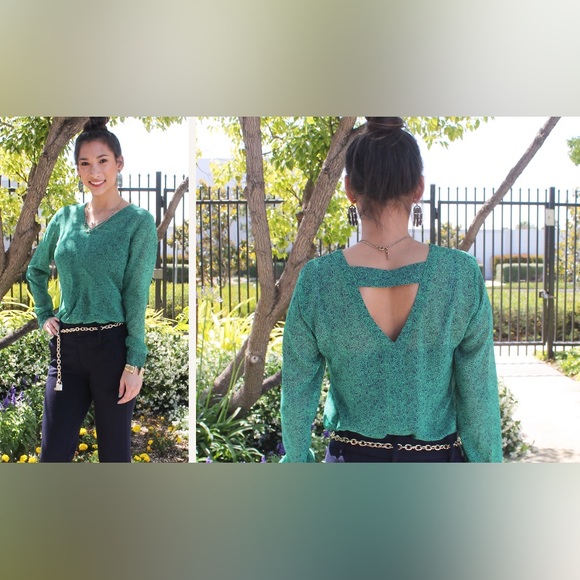 cabi Womens Bountiful Blouse Kelly Green Floral Vine Design Size Medium EUC - Picture 3 of 8